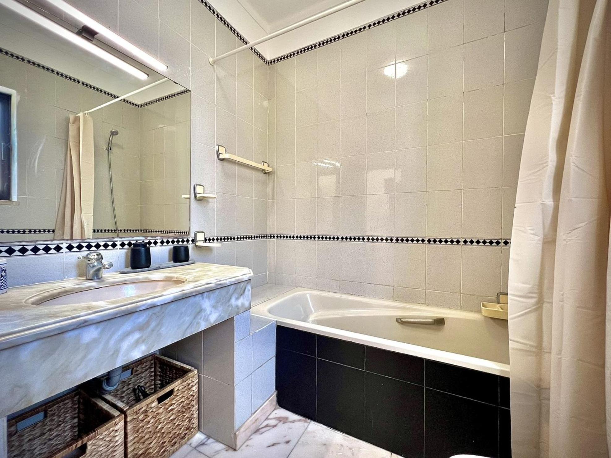 8 By Homing Apartment *